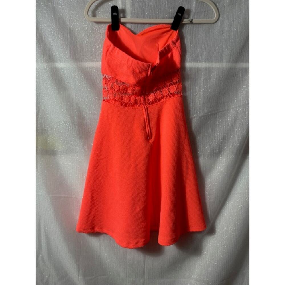 BRIGHT CHARLOTTE RUSSE STRAPLESS DRESS SIZE XSMALL - Picture 3 of 5
